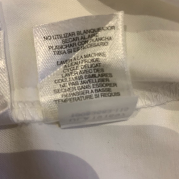 JONES NEW YORK | M | White cotton long sleeve blouse wrap with silver buckle - Picture 10 of 10